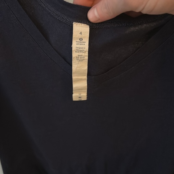 Lululemon navy relax fit yoga top size 4 - Picture 4 of 4